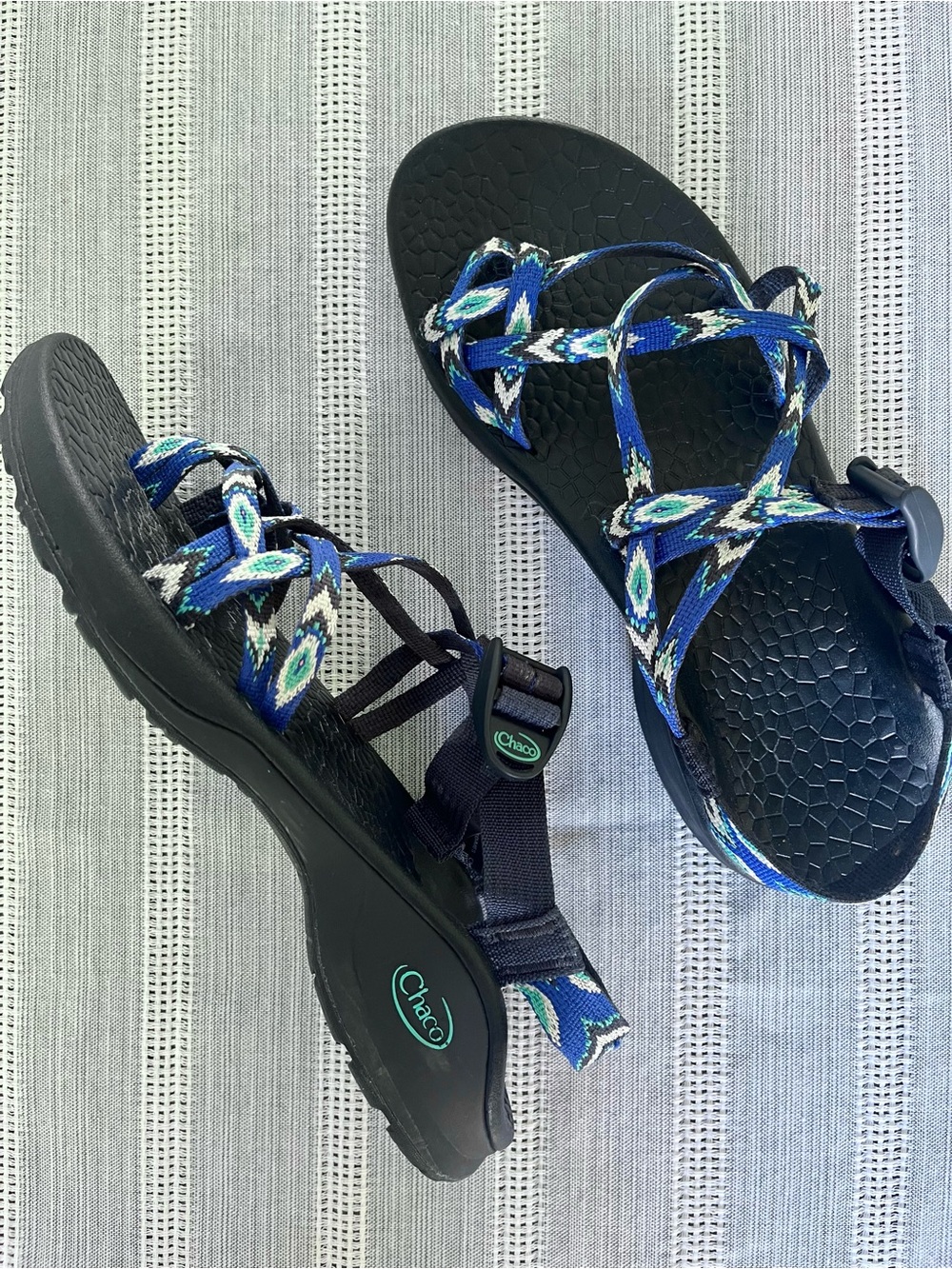 10 Chaco Blue Aztec Patterned Strappy Sandals